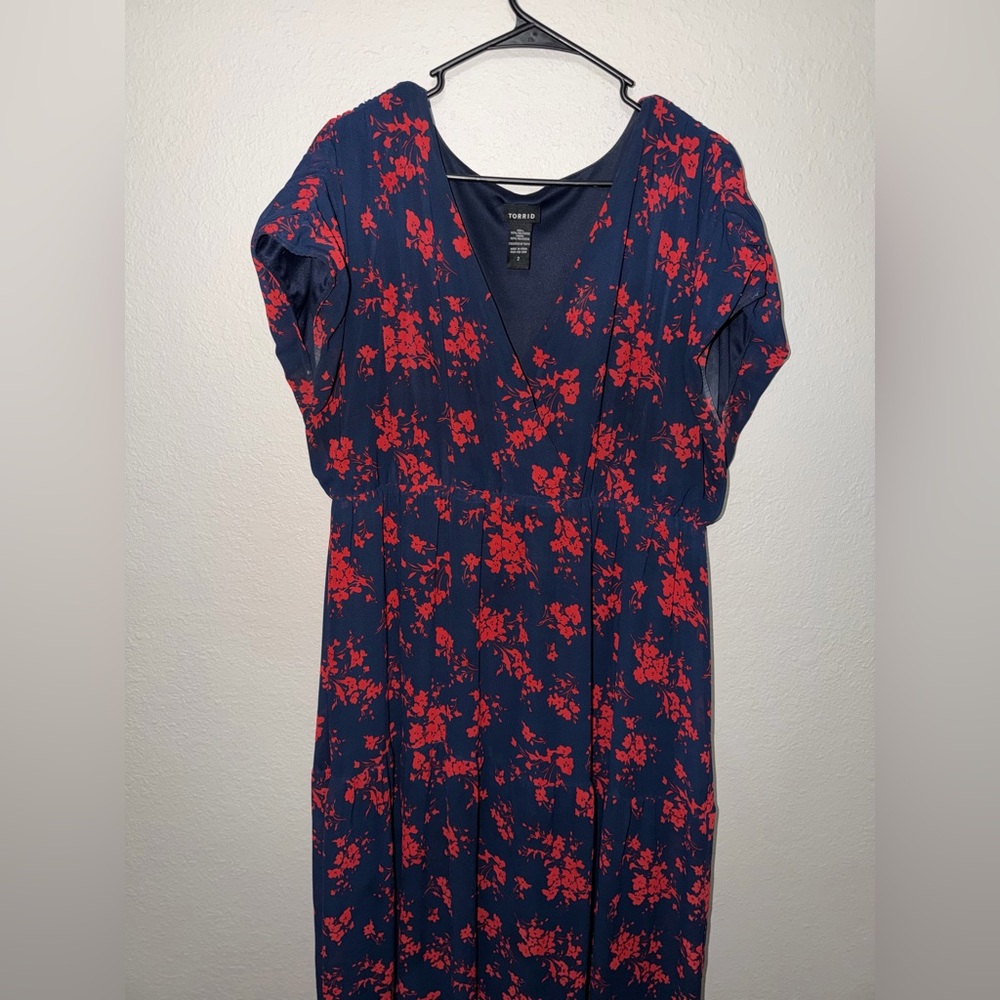 NEW Torrid Dark Blue Dress with Red Floral Print - Picture 2 of 7